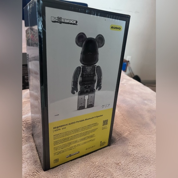 BE@RBRICK AUDIO Clear Bluetooth Speaker (400%) - Picture 3 of 5